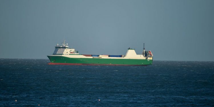 Truck drivers stranded at sea after cargo ferry forced to drop anchor in Dublin Bay due to ‘technical difficulties’