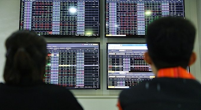 VN-Index recovers from four-session plunge