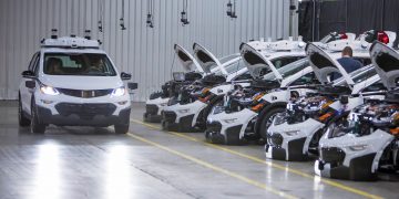 California lets driverless trucks, cargo vans test on public roads