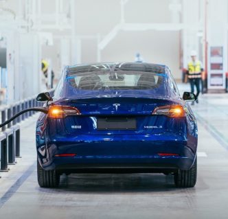 tesla-model-3-MIC-4
