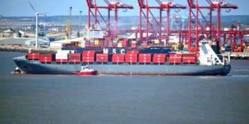 Ships on the Mersey and high and low tides on Saturday, December 28