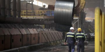 Manufacturing continues to slow as Trump ratchets up trade wars