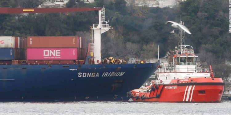 Cargo ship collides into Istanbul coast, closing the Bosphorus strait