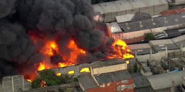Large-Scale Fire Breaks out in Warehouse in São Paulo’s North Zone