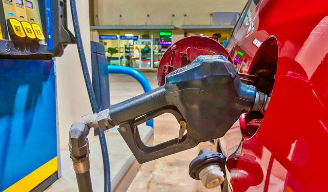Gasoline prices fall to lowest level since March on rising inventories, analyst says – TribLIVE