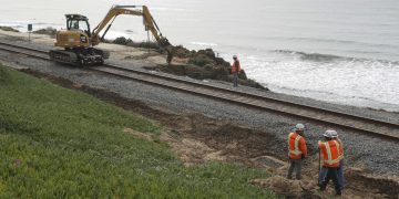 Storm runoff blamed for railroad track washouts on fragile Del Mar bluff