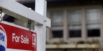 Home sales flat as inventory remains tight | Local News