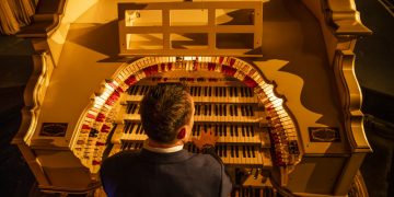 Giving the grand old Wurlitzer another whirl as the State turns 90