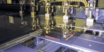 Apple, Sharp Mulling $700 Million+ Investment In Display Supply Chain