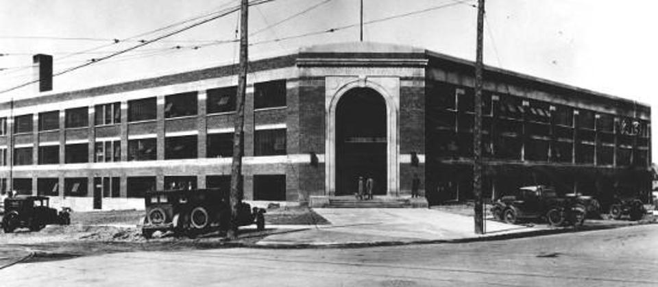 Kettering University Academic building when it was known as General Motors Institute in 1927