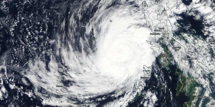 Typhoon Phanfone turns deadly, stops transportation in Philippines