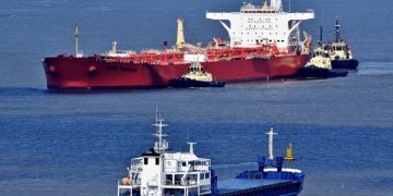 Ships on the Mersey and high and low tides on Sunday, December 1