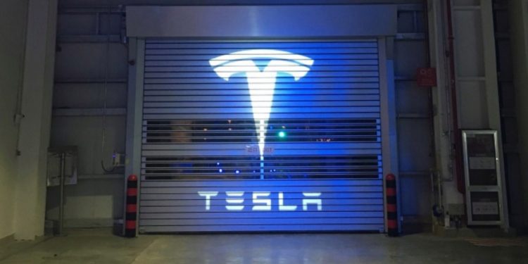 Tesla delays some US deliveries to next year in end-of-year rush