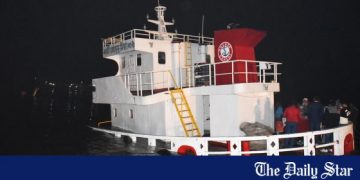 Clinker-laden cargo vessel capsizes in Kirtonkhola