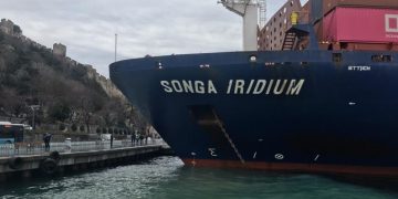 Safety concerns renewed after freighter runs aground in Istanbul’s Bosporus
