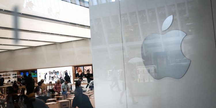 Apple Deepening Ties With Chinese Supply Chain Companies To Save Costs: Report