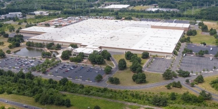 Supermarket Giant Moving Into Massive Manchester Warehouse