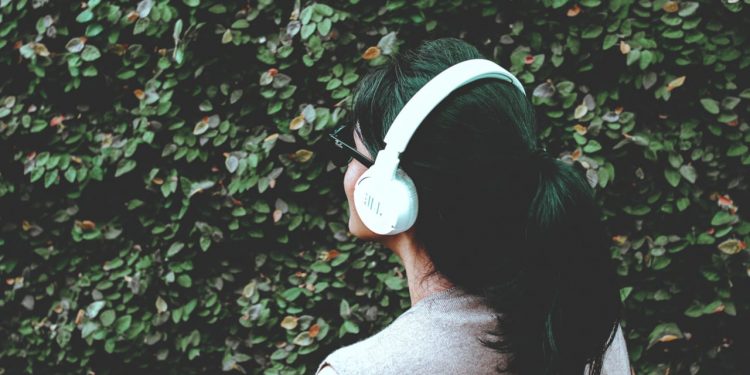 These 7 podcasts will help you achieve your 2020 goals