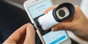 Test your vision and skip the eye doctor with the $60 EyeQue VisionCheck – iMore