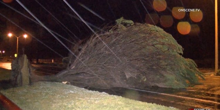 Tornado weather in Southern California? Yup, we have twisters too
