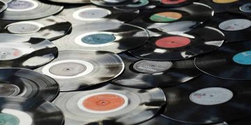 Latest Physical Music Supply Chain Debacle Offers Opportunities For Entrepreneurs [Chris Castle]