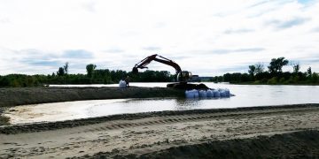Winter doesn’t put freeze on flood repairs > Northwestern Division > Northwestern Division News Stories