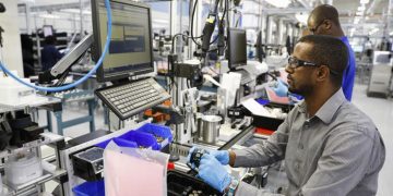 Midwest manufacturing crawls back into growth territory in December