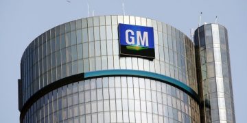 GM reports lower 4Q sales, inventories after strike