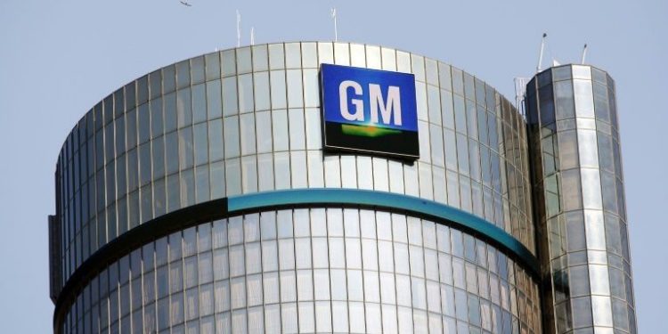 GM reports lower 4Q sales, inventories after strike