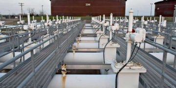 Oil Falls Further On Bearish Inventory Data