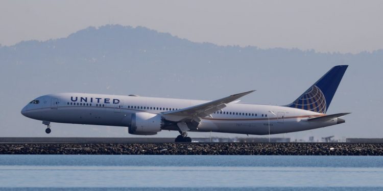 Bird strike forces Boeing 747 cargo plane back to SFO