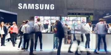 Samsung’s Fridge Uses AI To Track Food Inventory