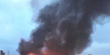 Large warehouse catches fire in Middletown