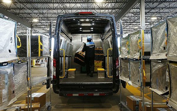 Robots’ rise pressures workers