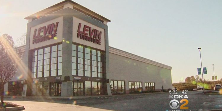 Frustrated Levin Furniture Customers Struggle With Sudden Warehouse