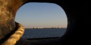 Oil prices fall on doubts over output cuts, surging US diesel inventories