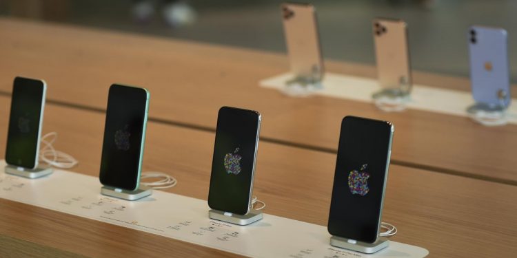 Got Growth? Apple Earnings Lift Its Supply Chain, Official PMIs Show Expansion, Week In Review