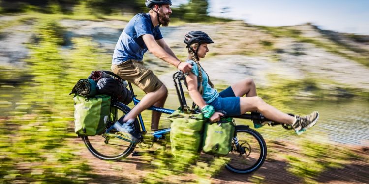 This ultra-adjustable tandem cargo ebike is a minor engineering wonder