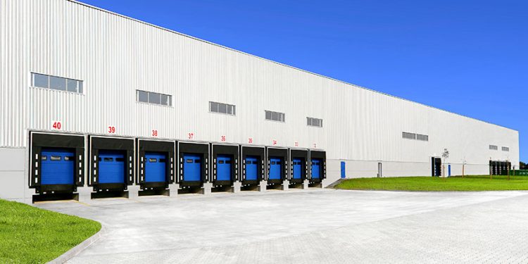 Pros and Cons of a Multi-Ecommerce Fulfillment Center Approach