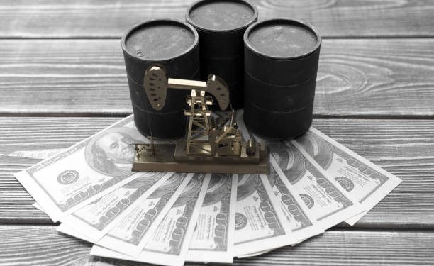 US Crude Oil Inventory Sank for Second Consecutive Week, While Refined Product Stocks Increased