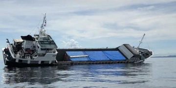 Eight crewmen rescued from sinking cargo ship near Bintulu