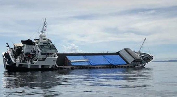 Eight crewmen rescued from sinking cargo ship near Bintulu