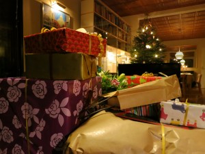 christmas presents, wrapping paper, recycle 
