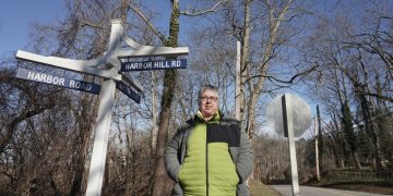 Village in Smithtown to inventory, identify invasive trees