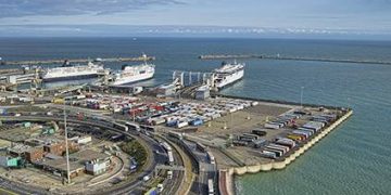 UK-France border reopens as accompanied freight deal reached | Automotive Industry News