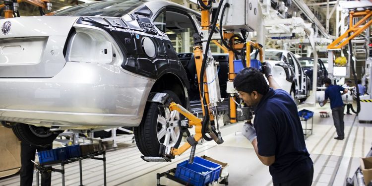 India’s Auto Revival Runs Into Cargo Hurdle