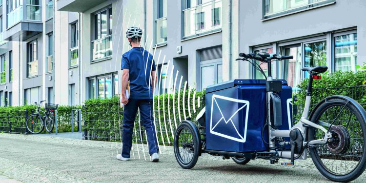 Autonomous cargo bike follows its rider around independently