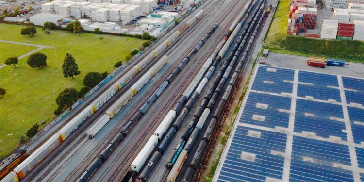 Freight boom fires Buffett trains, Maersk ships and oil prices – Pittsburgh Post-Gazette