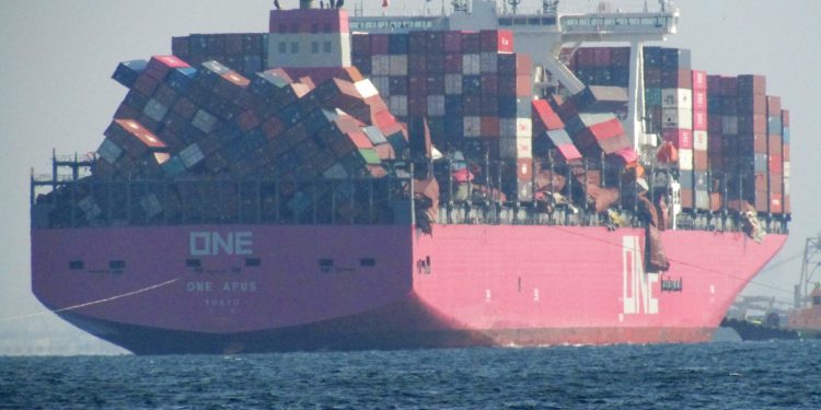 ONE Apus Arrives in Kobe, Revealing Cargo Loss of Epic Proportions – gCaptain