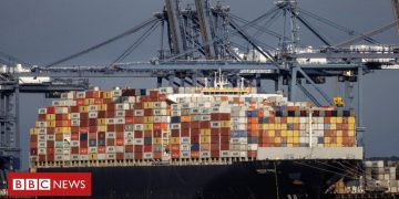 ‘Price rises likely’ due to global shipping mayhem – BBC News